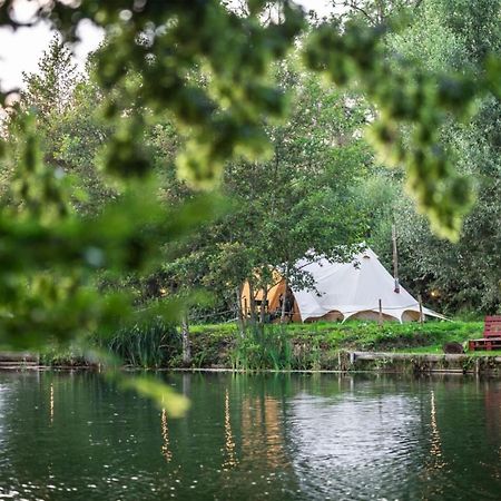 Marston Park - Luxury Lakeside Bell Tents Frome Exterior foto