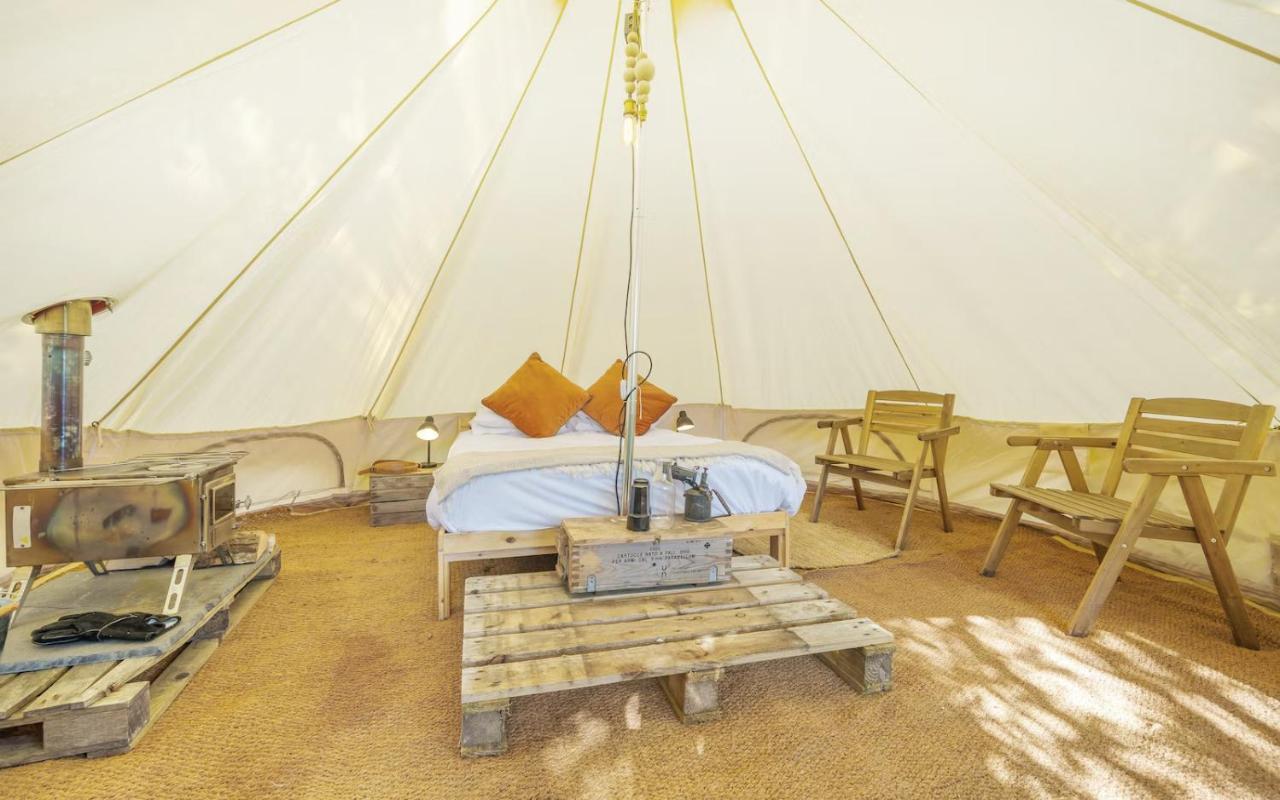 Marston Park - Luxury Lakeside Bell Tents Frome Exterior foto